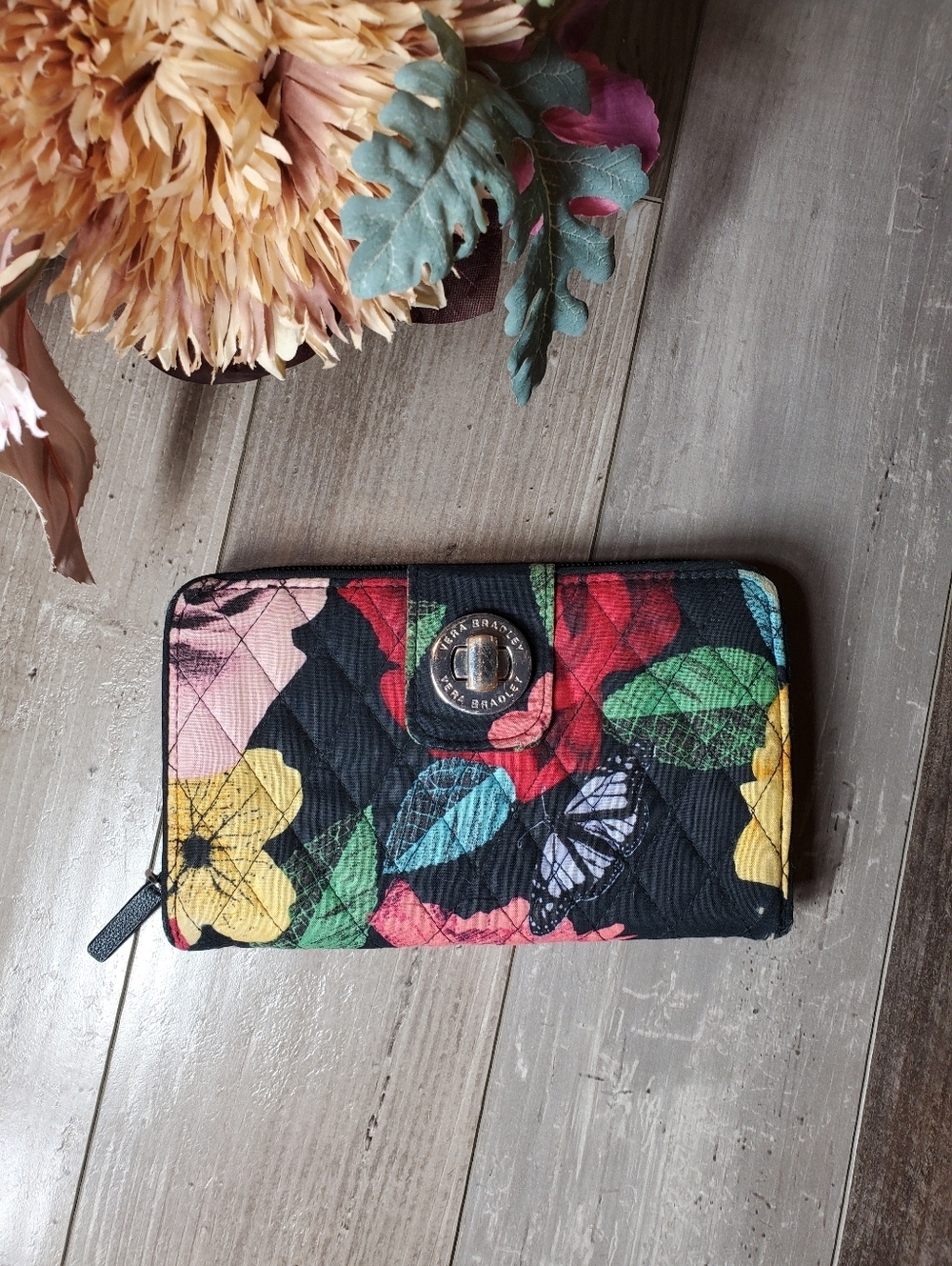 Vera Bradley RFID Turnlock Floral Quilted Wallet Havana Rose Retail $54.00